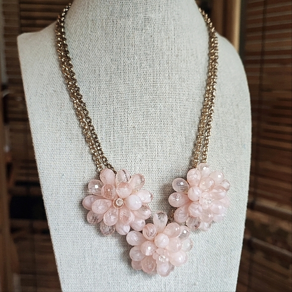Peach Faceted Marbled Acrylic Teardrop Beads Flower Flowers Statement Necklace - Picture 2 of 9